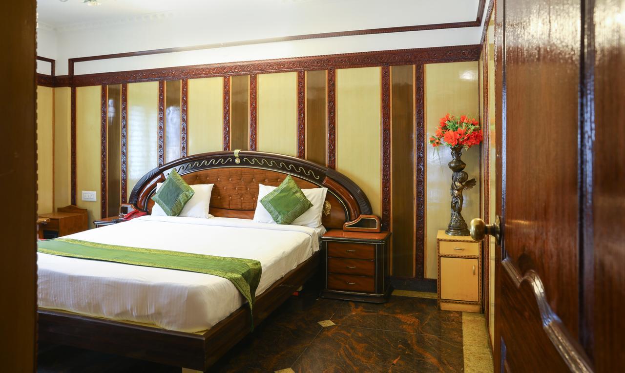 Treebo Nava Nidhi Comforts Bangalore Exterior photo