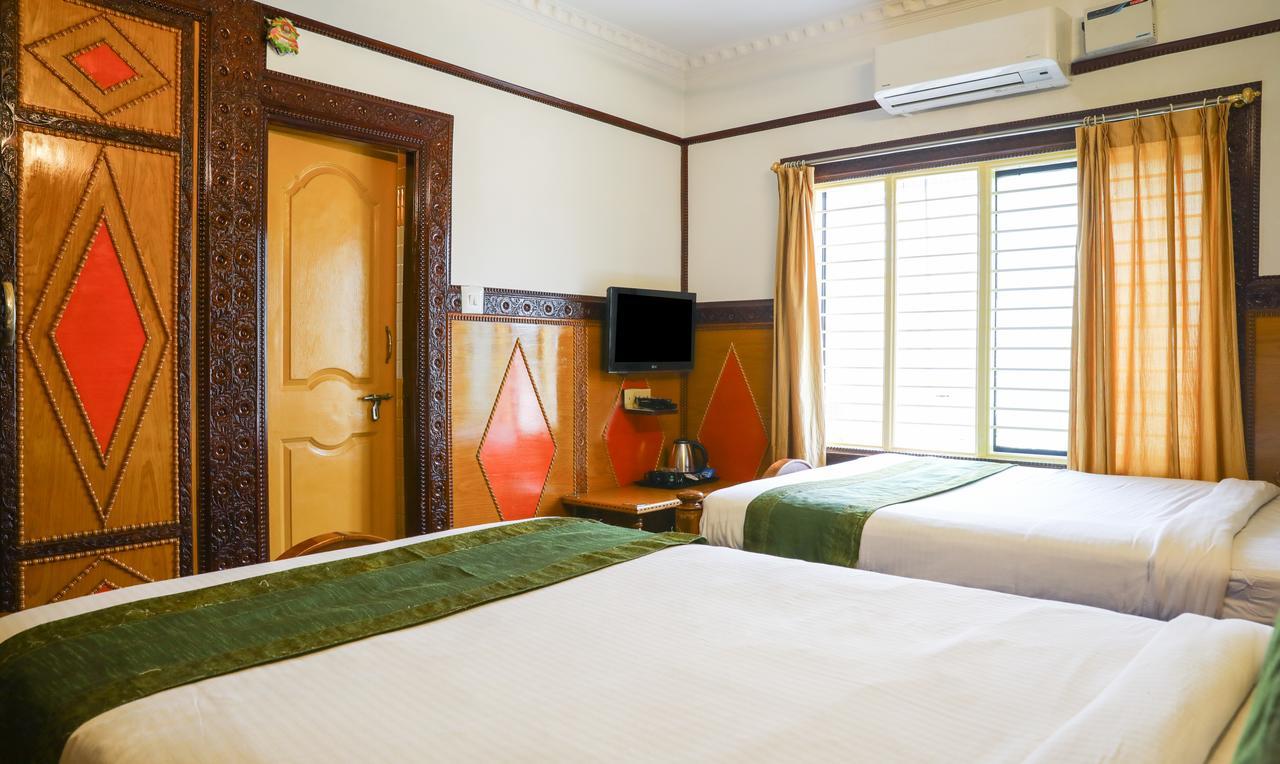 Treebo Nava Nidhi Comforts Bangalore Exterior photo