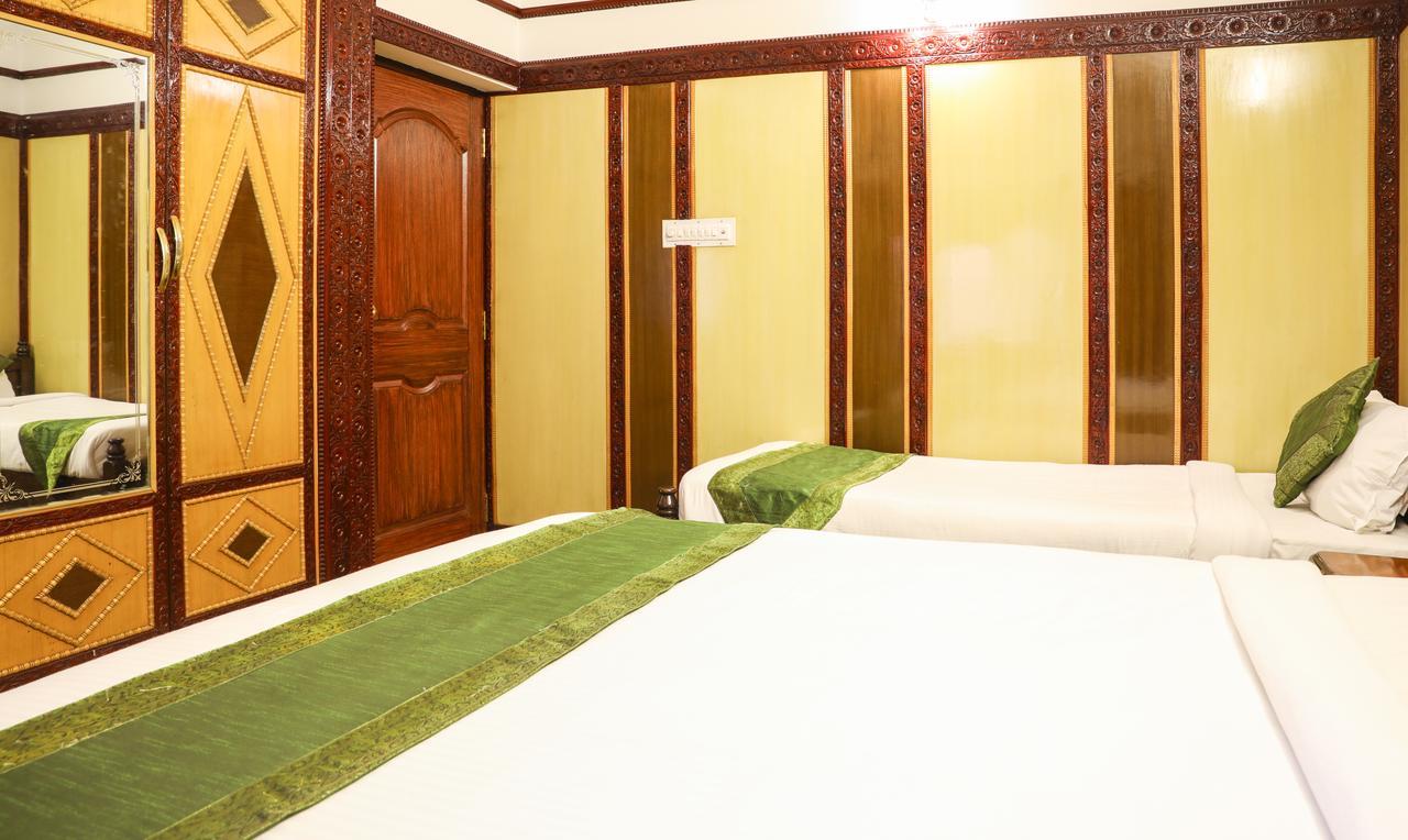 Treebo Nava Nidhi Comforts Bangalore Exterior photo